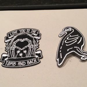 NWT set of two embroidered iron on patches